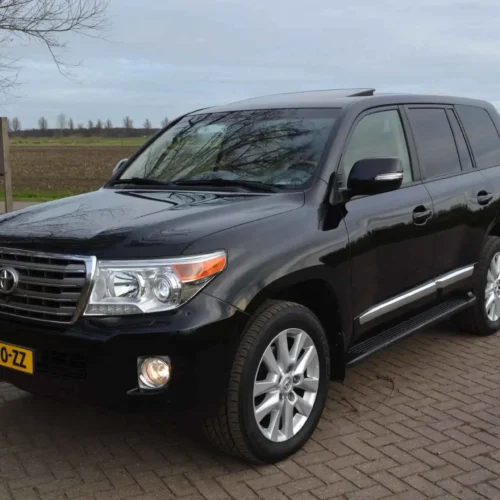 Toyota Land Cruiser200 V8 4.5 V8 D-4D Executive Window van V1